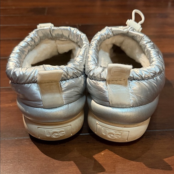 Silver Ugg - Picture 2 of 4
